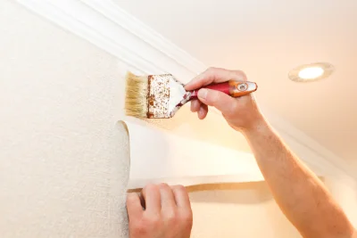 Pose de papier peint au Houga — revêtements muraux et toiles de verre